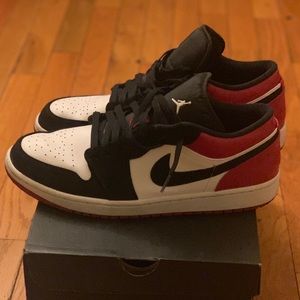 Nike Air Jordan 1 Low (black toe)